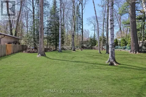 84 32nd Street North Wasaga Beach ON L9Z 2C4