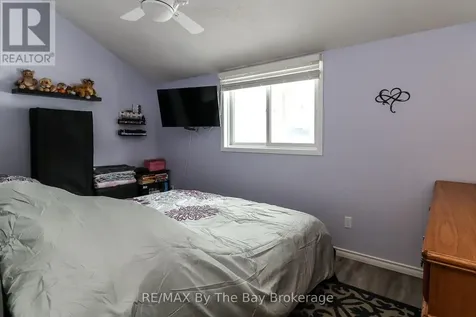 84 32nd Street North Wasaga Beach ON L9Z 2C4