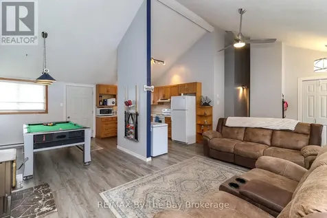 84 32nd Street North Wasaga Beach ON L9Z 2C4