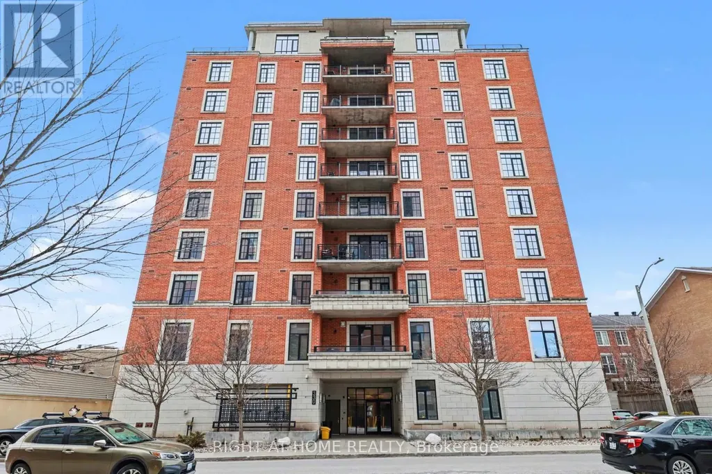 330 Loretta Avenue South Ottawa ON K1S 4E8