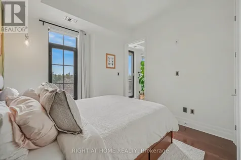 330 Loretta Avenue South Ottawa ON K1S 4E8