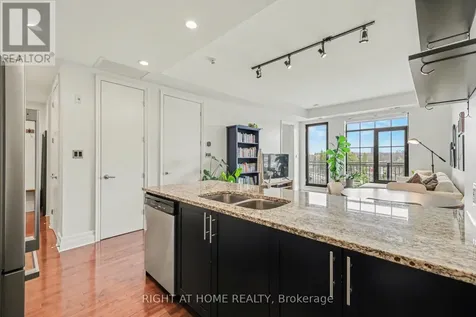 330 Loretta Avenue South Ottawa ON K1S 4E8