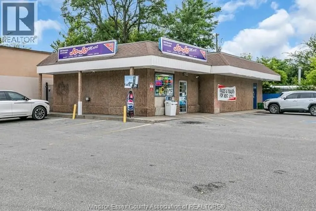 3688 Matchett Road Windsor ON N9C 1Z9