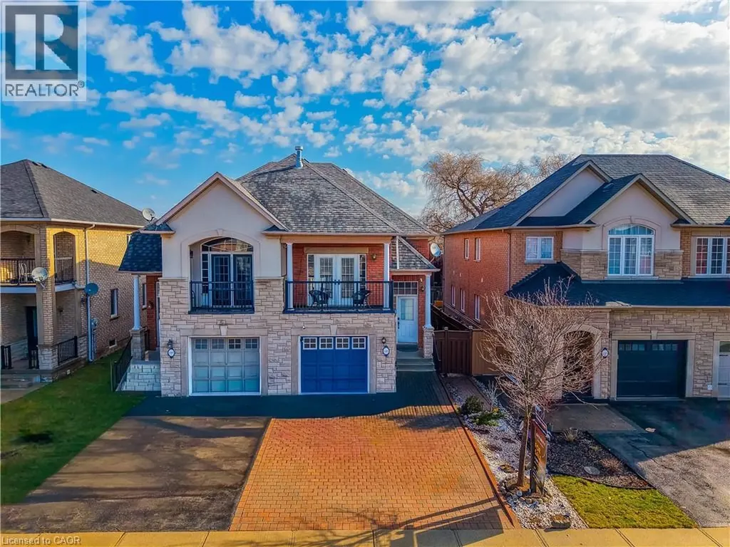 2305 Newcastle Crescent Oakville ON L6M 4P5