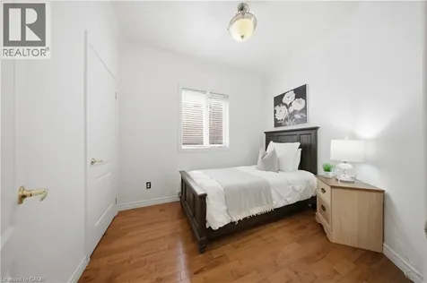 2305 Newcastle Crescent Oakville ON L6M 4P5