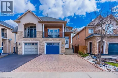 2305 Newcastle Crescent Oakville ON L6M 4P5