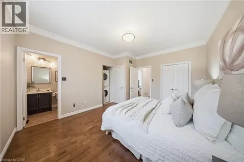2305 Newcastle Crescent Oakville ON L6M 4P5