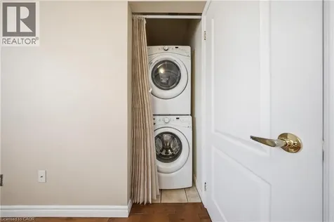 2305 Newcastle Crescent Oakville ON L6M 4P5