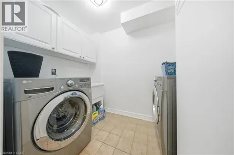 2305 Newcastle Crescent Oakville ON L6M 4P5