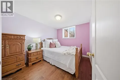 2305 Newcastle Crescent Oakville ON L6M 4P5