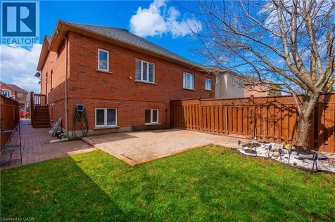2305 Newcastle Crescent Oakville ON L6M 4P5