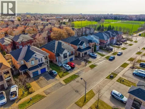 2305 Newcastle Crescent Oakville ON L6M 4P5
