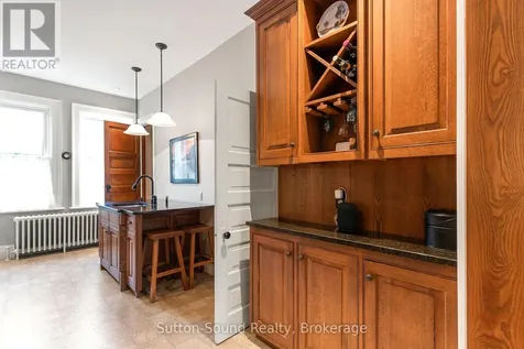 1304 4th Avenue West Owen Sound ON N4K 4W8