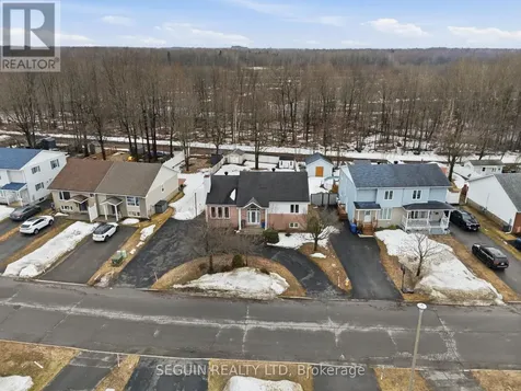 650 Berthiaume Street Hawkesbury ON K6A 3M1