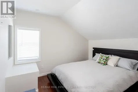 5 East John Street North Innisfil (cookstown) ON L0L 1L0