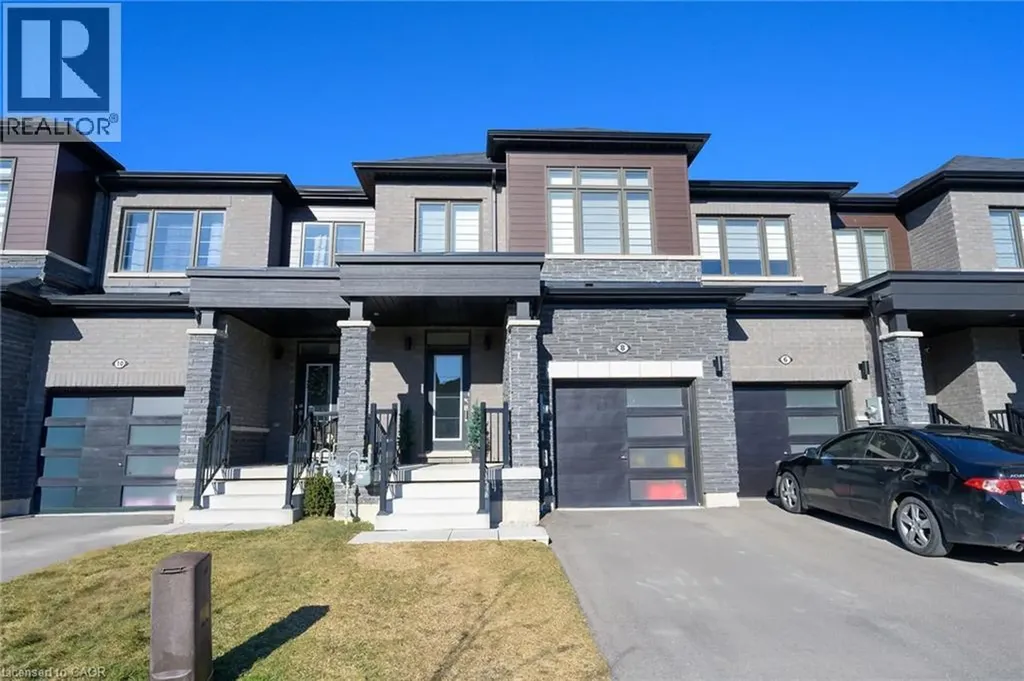 8 Owl Lane Caledonia ON N3W 0G4