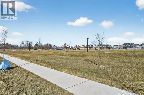 8 Owl Lane Caledonia ON N3W 0G4