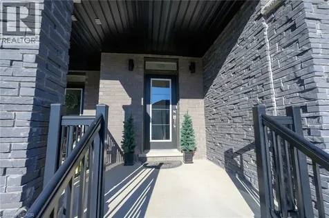 8 Owl Lane Caledonia ON N3W 0G4