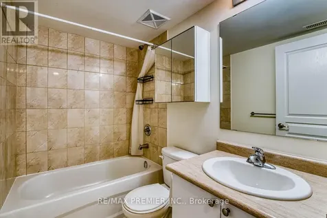 2 Cove Court Collingwood ON L9Y 0Y6