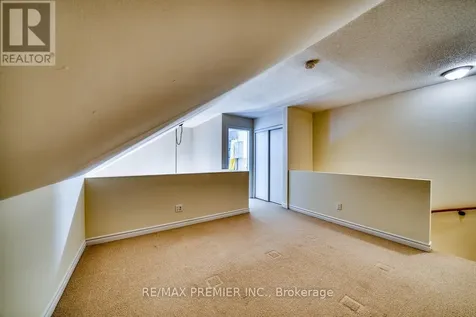 2 Cove Court Collingwood ON L9Y 0Y6