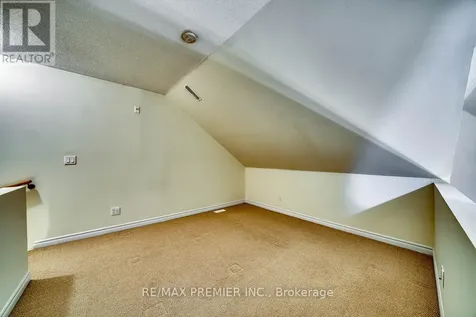 2 Cove Court Collingwood ON L9Y 0Y6