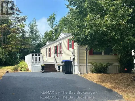 40 Georgian Glen Drive Wasaga Beach ON L9Z 1K7