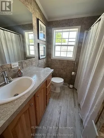 40 Georgian Glen Drive Wasaga Beach ON L9Z 1K7