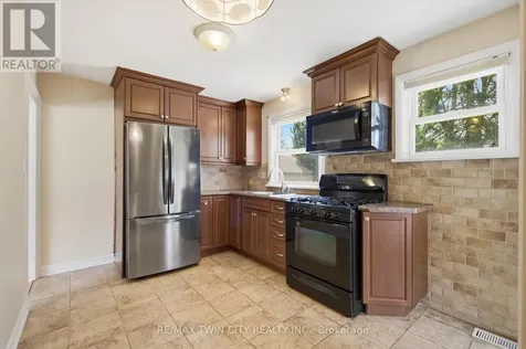 58 Lowrey Avenue South Cambridge ON N1R 4Z6