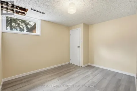 58 Lowrey Avenue South Cambridge ON N1R 4Z6