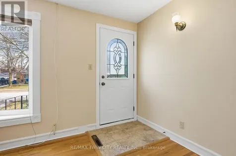 58 Lowrey Avenue South Cambridge ON N1R 4Z6