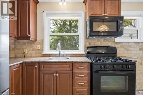 58 Lowrey Avenue South Cambridge ON N1R 4Z6