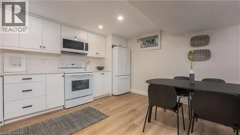 75 Henderson Avenue Brantford ON N3R 4W1