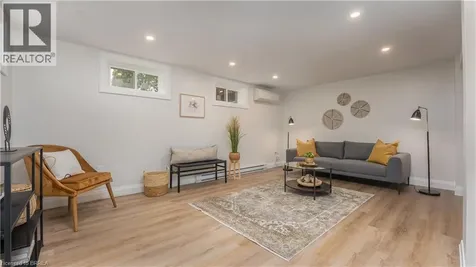 75 Henderson Avenue Brantford ON N3R 4W1