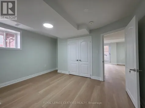 367 Equestrian Way Cambridge ON N3E 0C1