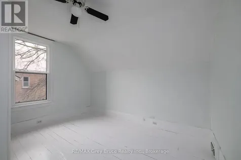 902 2nd Avenue West Owen Sound ON N4K 4M7