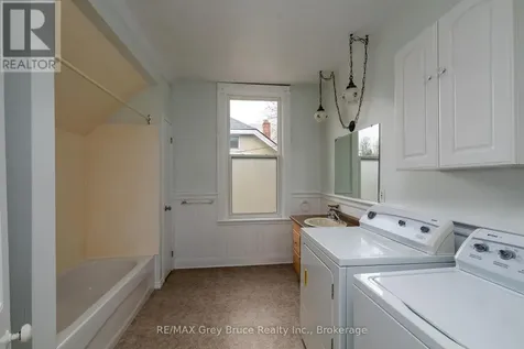 902 2nd Avenue West Owen Sound ON N4K 4M7