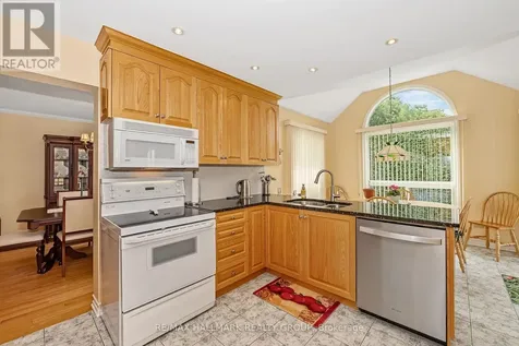 6586 Morningview Street Ottawa ON K1C 6N9
