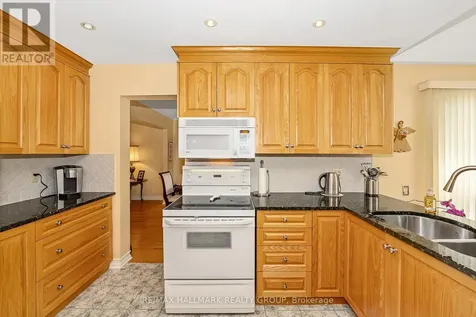 6586 Morningview Street Ottawa ON K1C 6N9