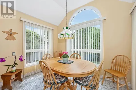 6586 Morningview Street Ottawa ON K1C 6N9
