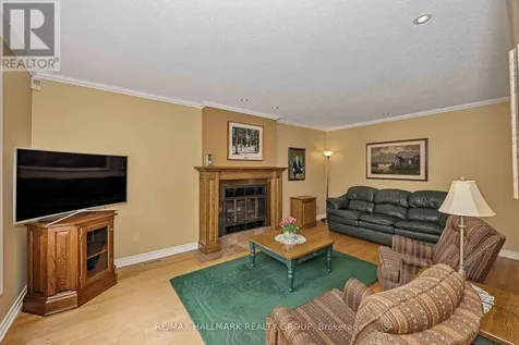 6586 Morningview Street Ottawa ON K1C 6N9