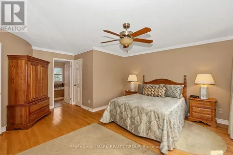 6586 Morningview Street Ottawa ON K1C 6N9