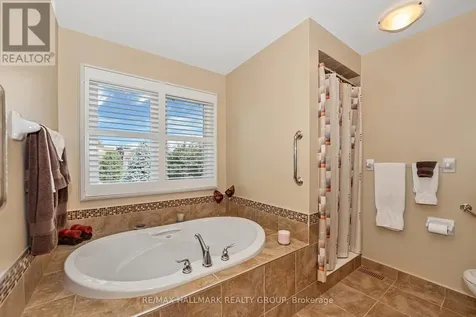 6586 Morningview Street Ottawa ON K1C 6N9
