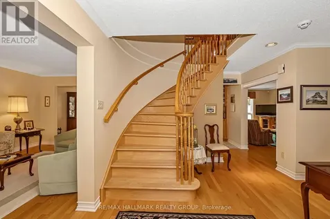 6586 Morningview Street Ottawa ON K1C 6N9