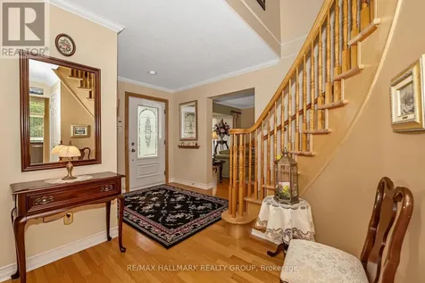 6586 Morningview Street Ottawa ON K1C 6N9