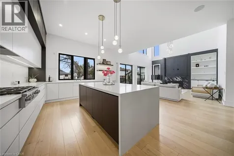 2556 Glengarry Road Mississauga ON L5C 1Y3