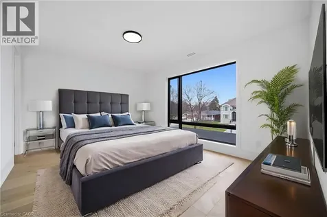 2556 Glengarry Road Mississauga ON L5C 1Y3