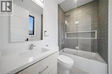2556 Glengarry Road Mississauga ON L5C 1Y3