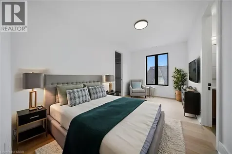 2556 Glengarry Road Mississauga ON L5C 1Y3