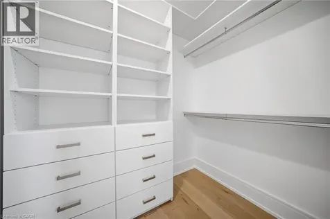 2556 Glengarry Road Mississauga ON L5C 1Y3