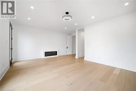 2556 Glengarry Road Mississauga ON L5C 1Y3
